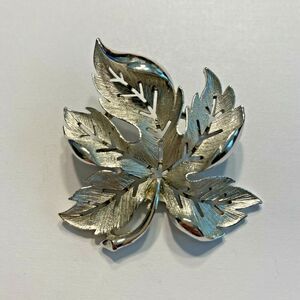 Vintage Retro brooch textured silver leaf pin